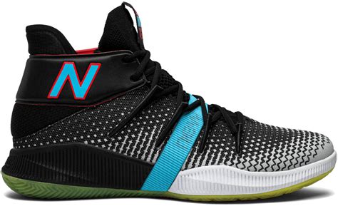 wide basketball shoes